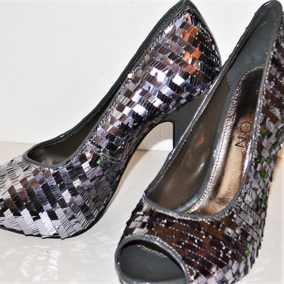 Dereon Silver Sequin Platform Stiletto Heels Sz 7 - Picture 2 of 6